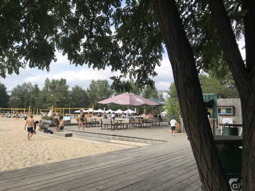 Beach 61