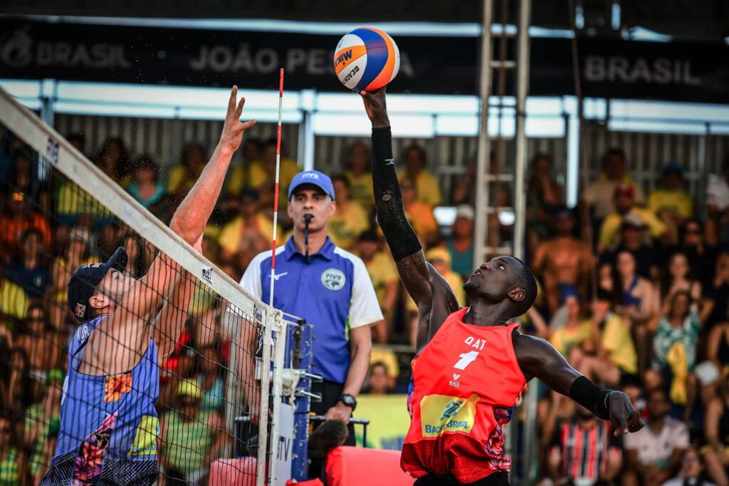 Андерс Мол (слева) и Юнус Шериф в финале Жуан-Песоа 2024